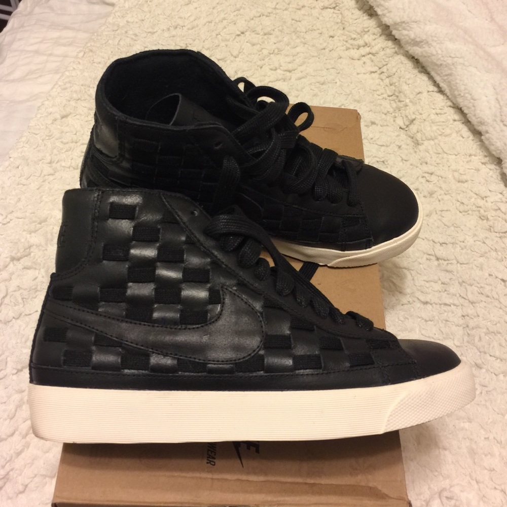 Nike women blazer mid woven/leather